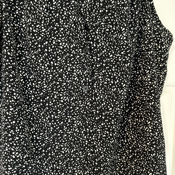 Banana republic factory button up sleeveless blouse with ruffle detail size M - Picture 5 of 5